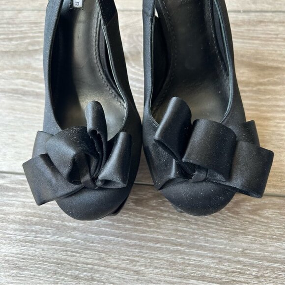 Vera Wang Lavender Black Satin Bows Platform Pump - Picture 4 of 16
